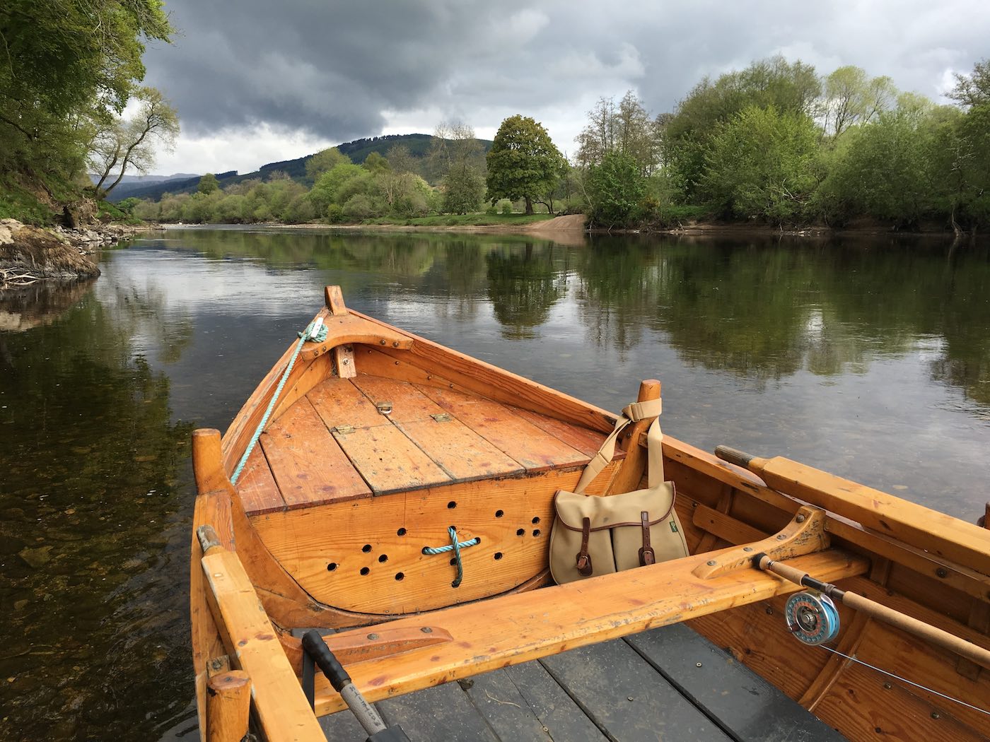 Here's the bow section of a hand built River Tay 16ft salmon fishing 'coble' boat with a Brady fishing back and Bruce & Walker salmon Spey rod fitted with a Van Staal salmon fly reel. Professional salmon guides in Scotland take their personal salmon fishing equipment seriously too!