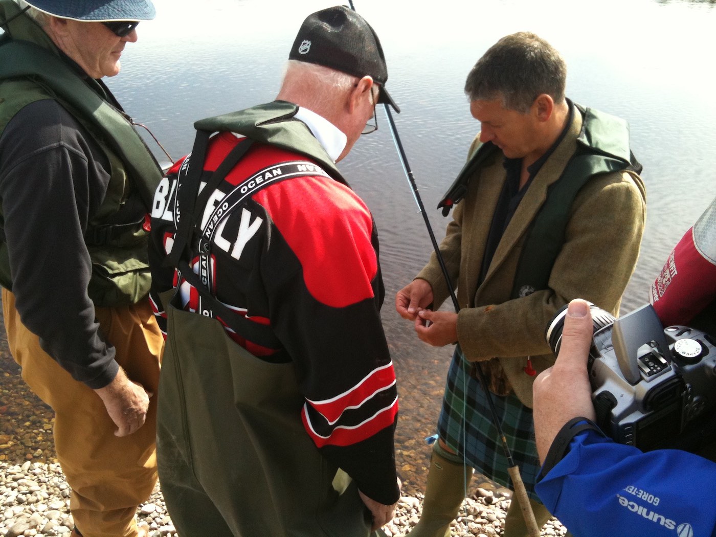 This group of Canadian salmon fishers were fascinated by the different knots we use in Scotland when tying flies onto our leaders. This shot was taken near Murthly on the River Tay with salmon guide Jock Monteith pictured here in full highland regalia