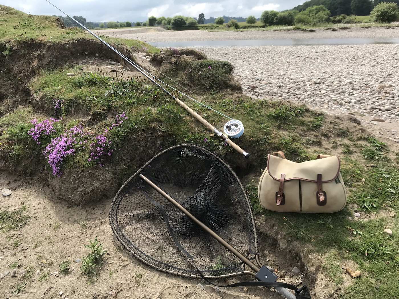 I never buy cheap salmon fishing gear as it's often false economy and doesn't tend to last too long. What you see here is my own Bruce & Walker 16ft Spey actioned rod paired up with a Van Staal C-Vex fly reel, a Brady fishing bag and a McLean salmon landing net. All of these items I've owned for decades and use successfully each season on the River Tay. Buying cheap kit which needs replacing every few years costs more money in the long term.