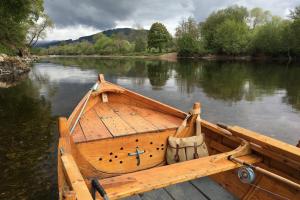 Salmon Beat Ghillies